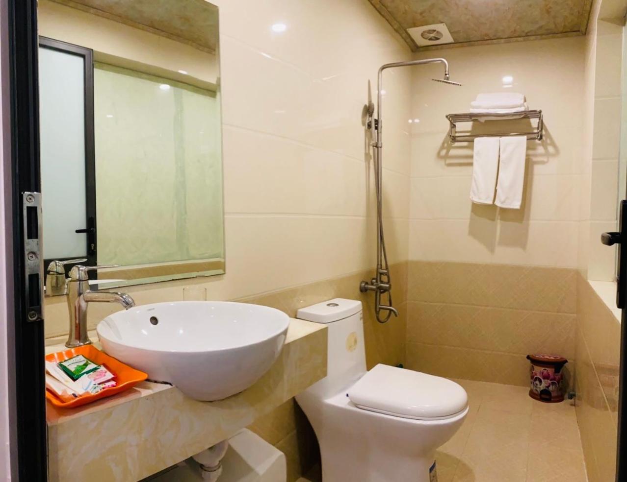 Victoria Hotel Ha Long Bagian luar foto